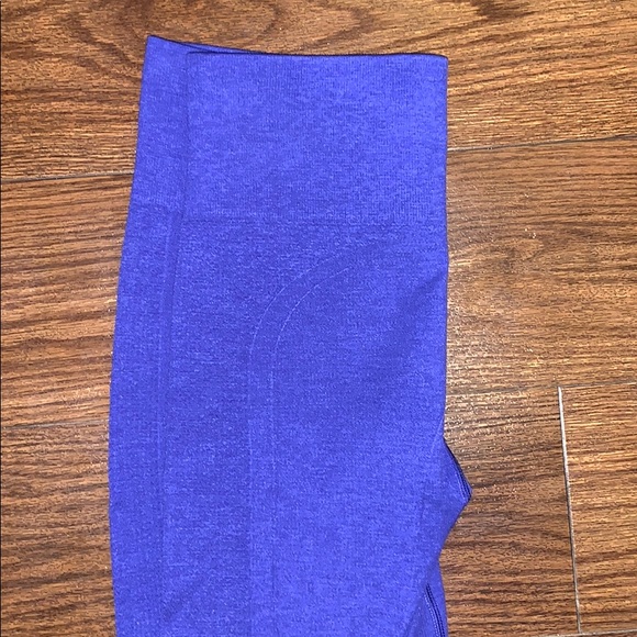 Blue Lululemon leggings - Picture 4 of 5